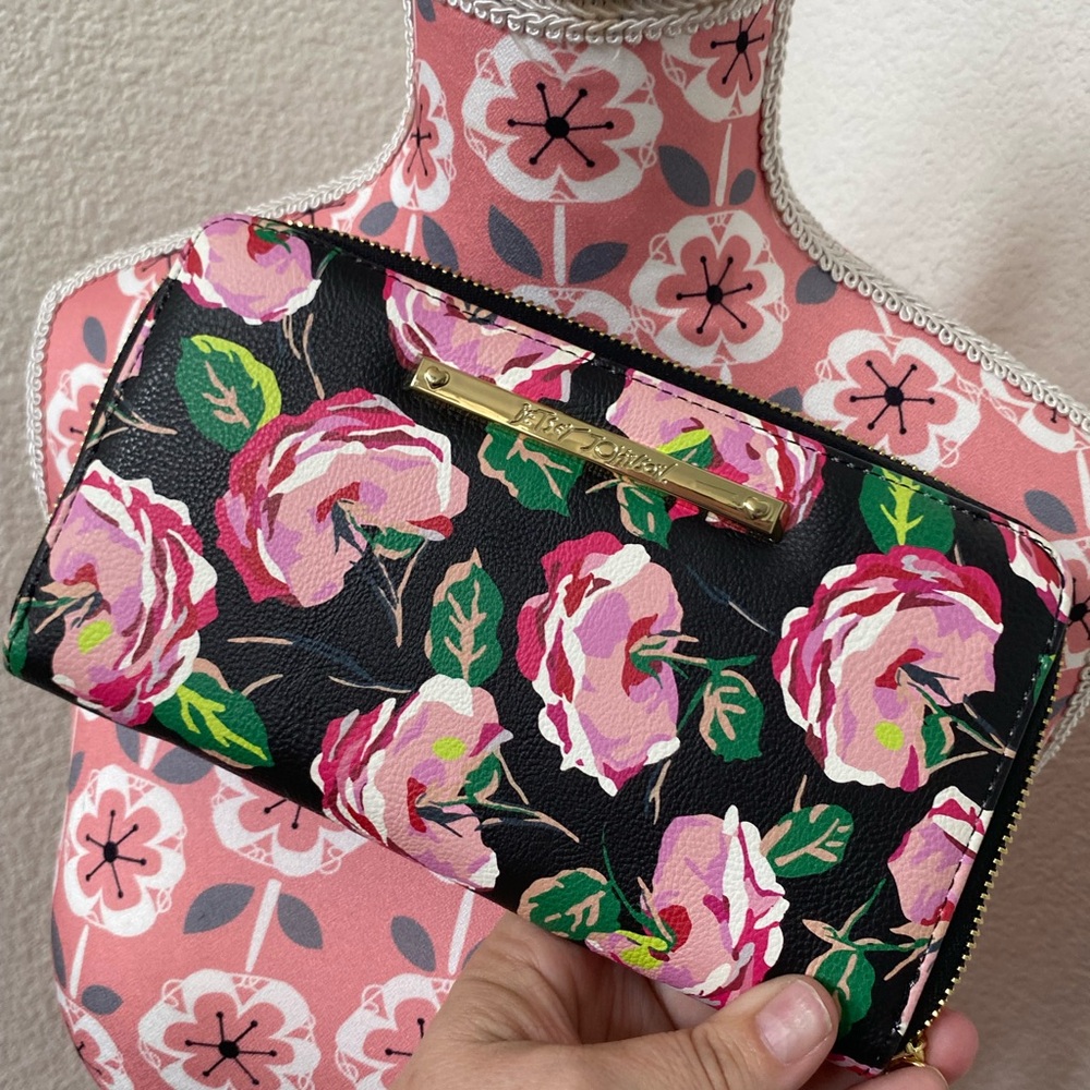 BETSEY Johnson Floral Black Wallet
